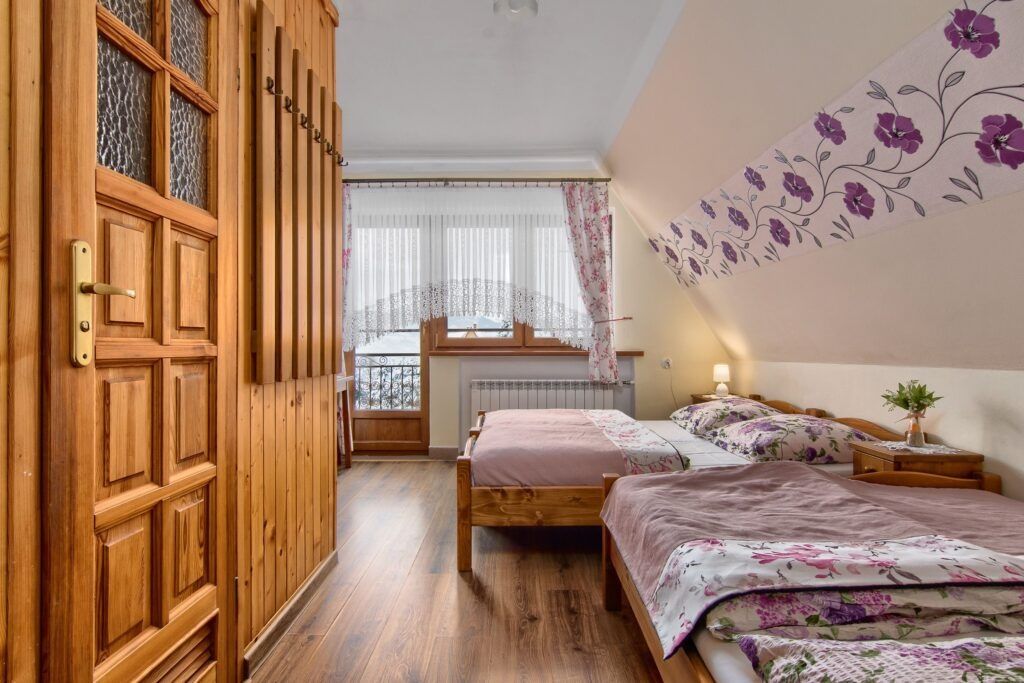#WAKACJE #Noclegi z wyżywieniem #Gliczarów GórnySTOŁOWE k/Zakopanego