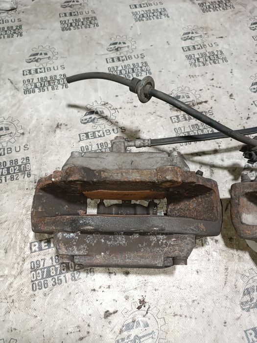 Супорт передній лівий правий MB ML W163 2005 МЛ Мерседес Суппорт