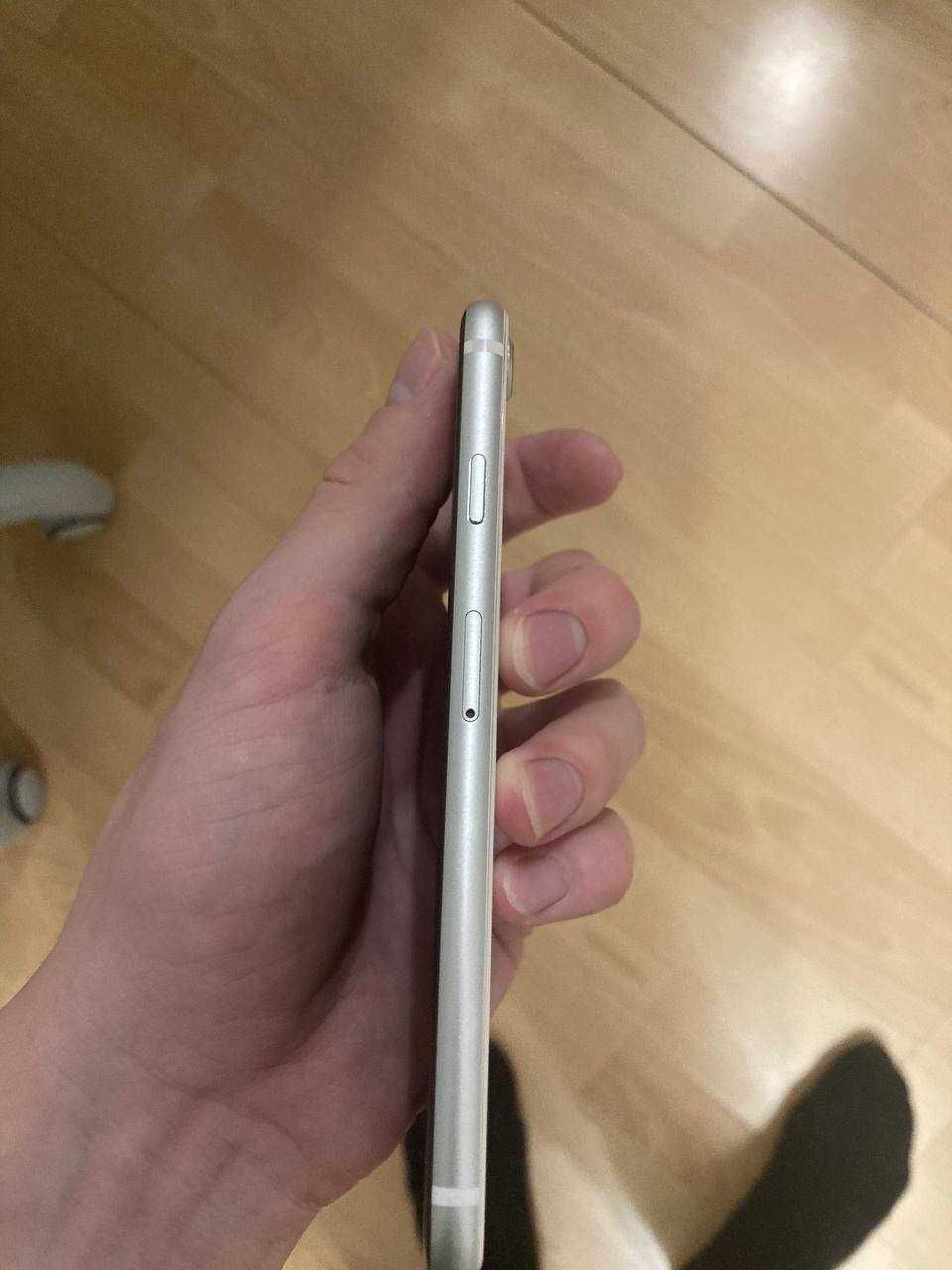 Продам/обміняю iPhone SE 2020(2nd generation) 128gb. На запчастини