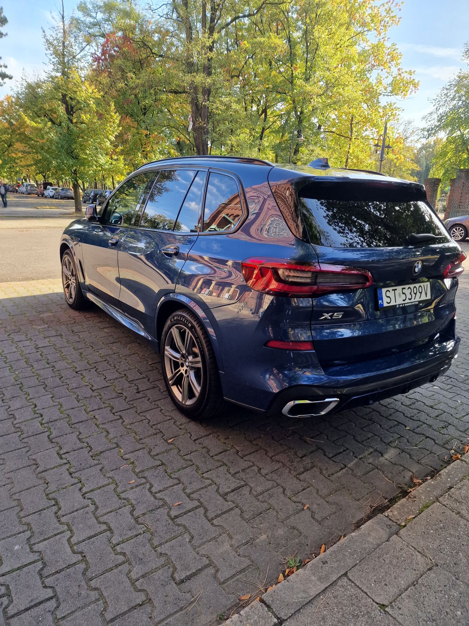BMW X5 X6 do Ślubu - BUS 8 osobowy - Makijaż weselny