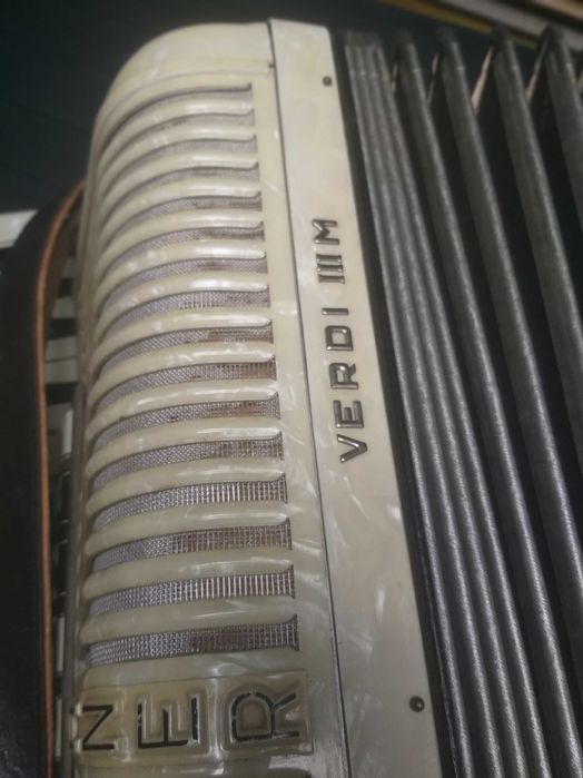 Sprzedam akordeon Hohner verdi III M 120 b