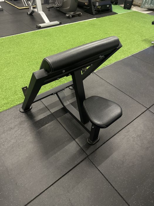 Banco scott musculação