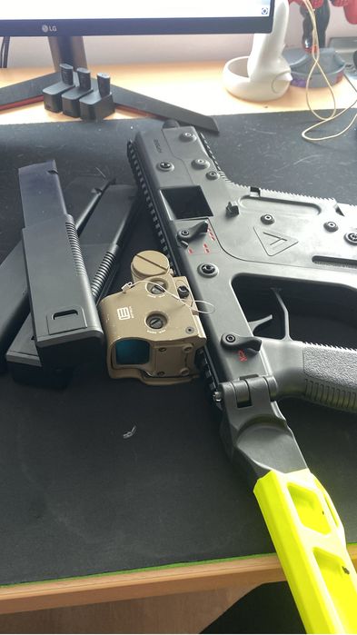 Airsoft Kriss Vector GBBR + MAGS