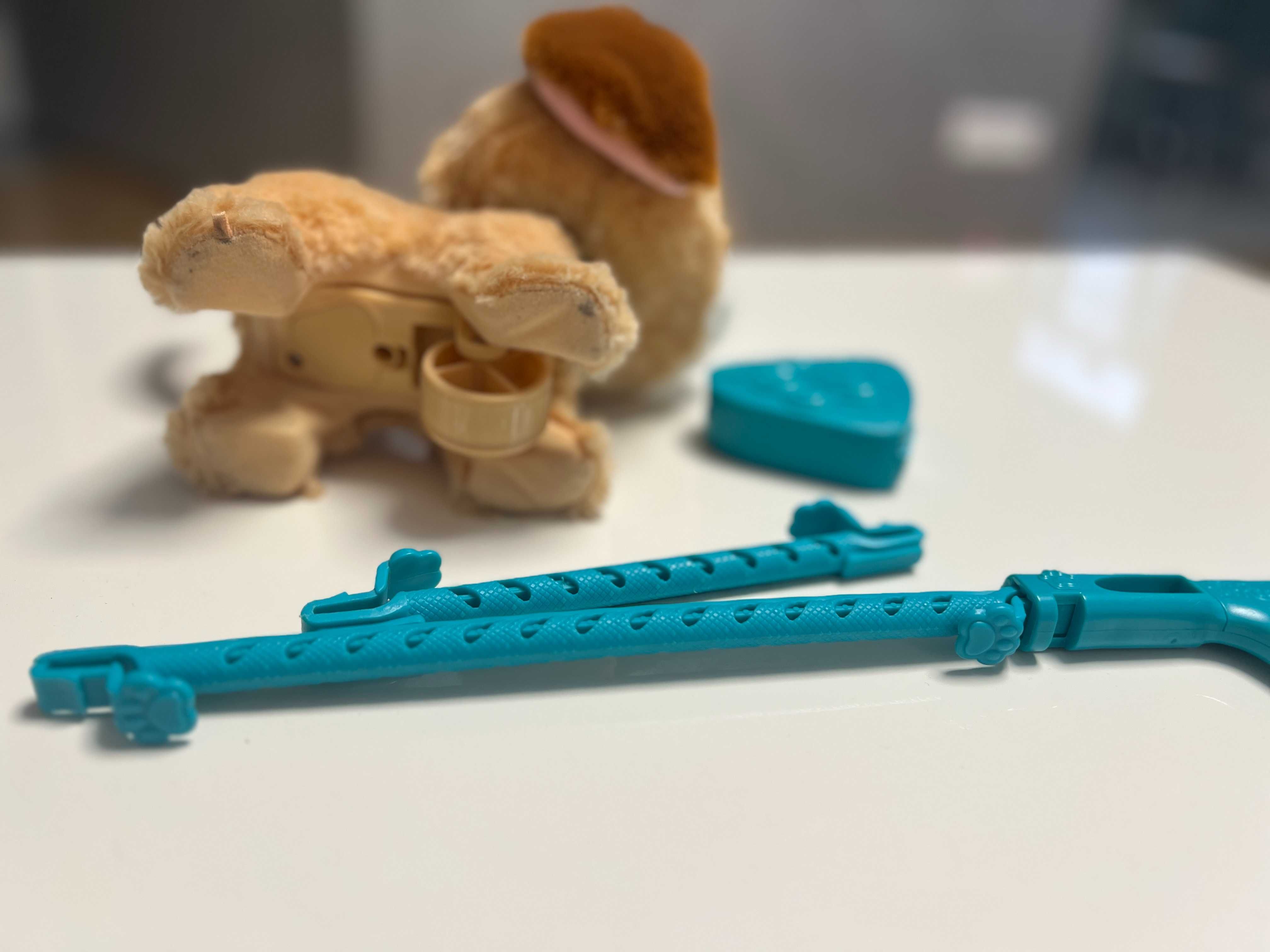 Щеня інтерактивна собака Hasbro на повідку