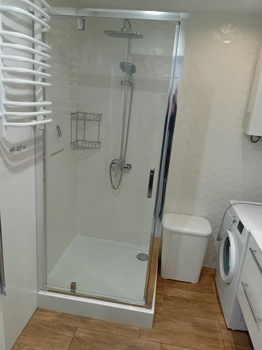 Mieszkanie dwupokojowe z dodatkowym pomieszczeniem oraz balkonem