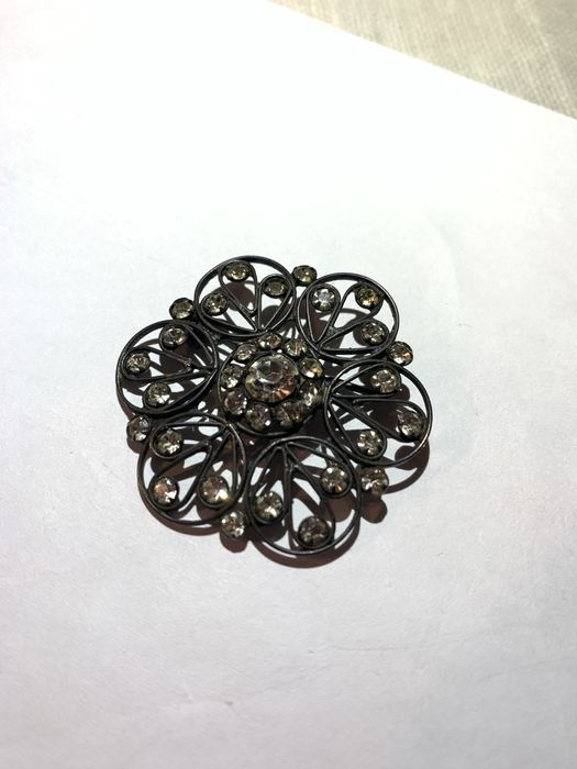 Вінтажна брошка