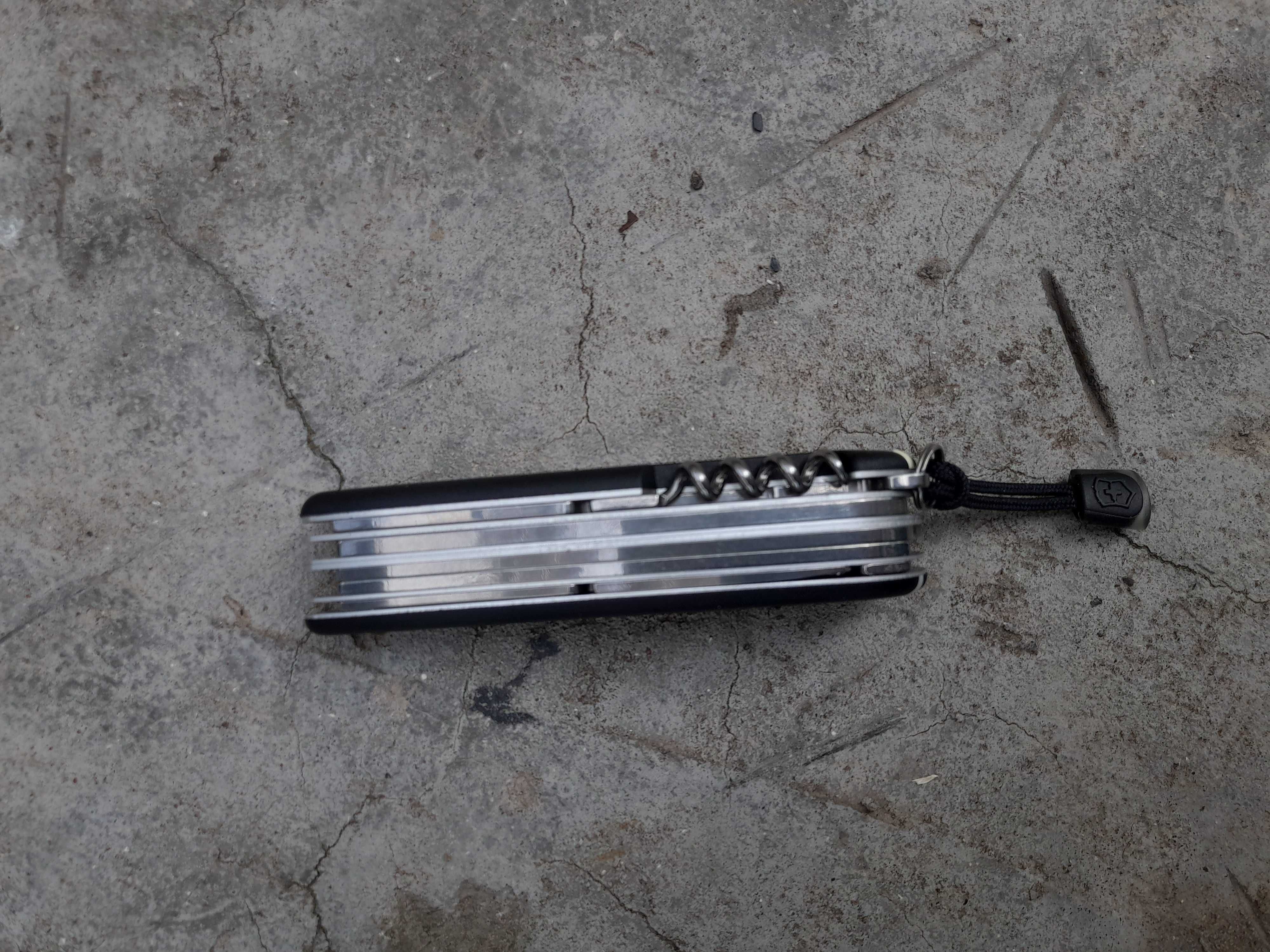 нож офицерский Швейцария VIKTORINOX HERGULES