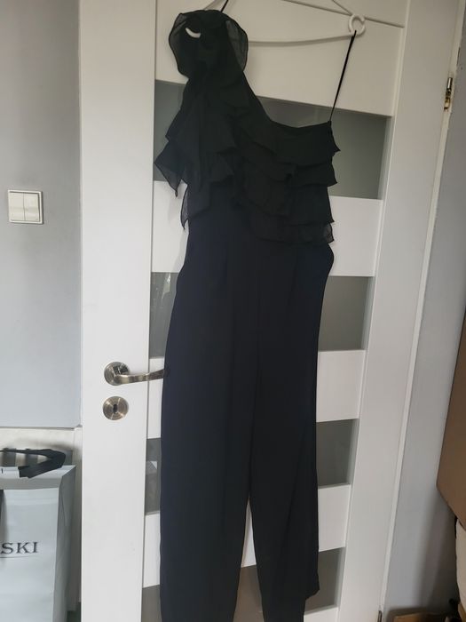 Kombinezon z Zary z falbanami rozm xs z Zary  czarny