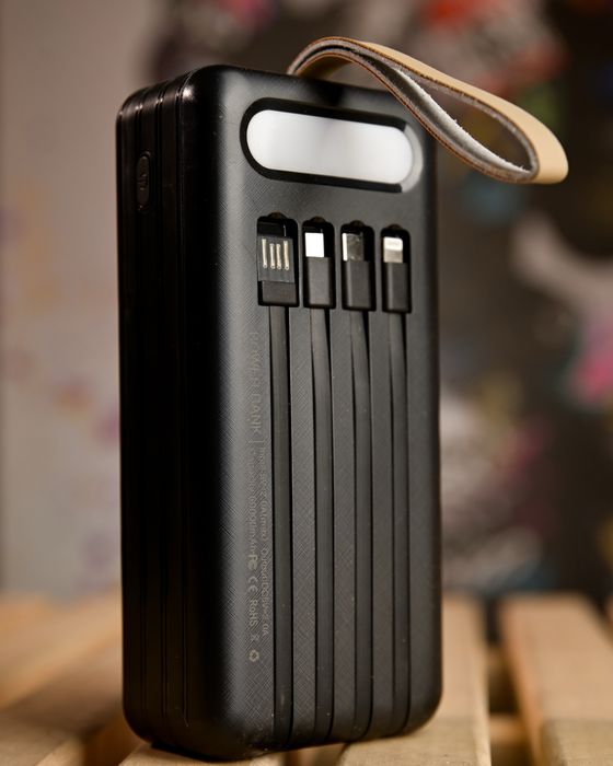 Повербанк 60000 mAh з кількома USB-портами