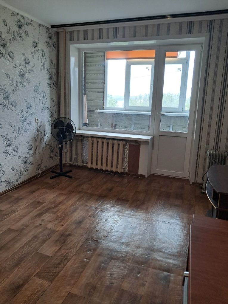Продам комнату общежитие с балконом Пески, Южный