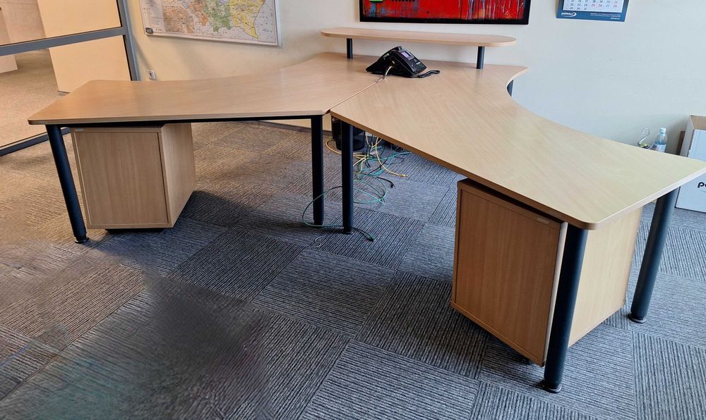 Nowoczesne biurka biurowe