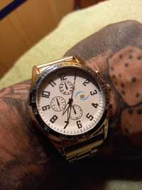 Zegarek HD srebrny kolor stan bdb działający