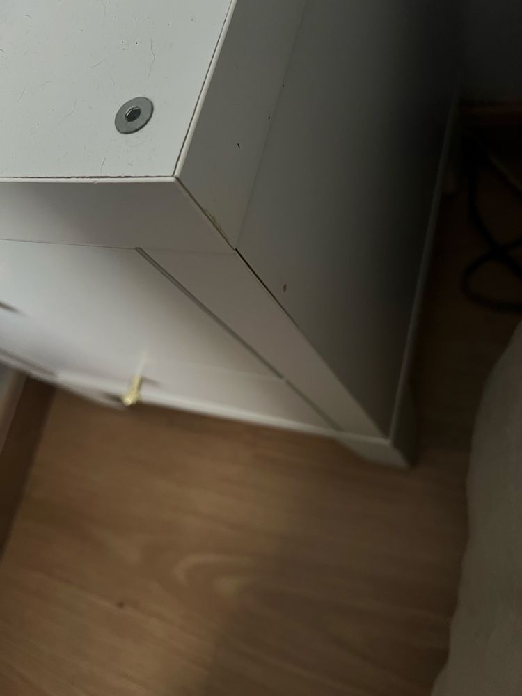 Vendo duas mesas de cabeira ikea