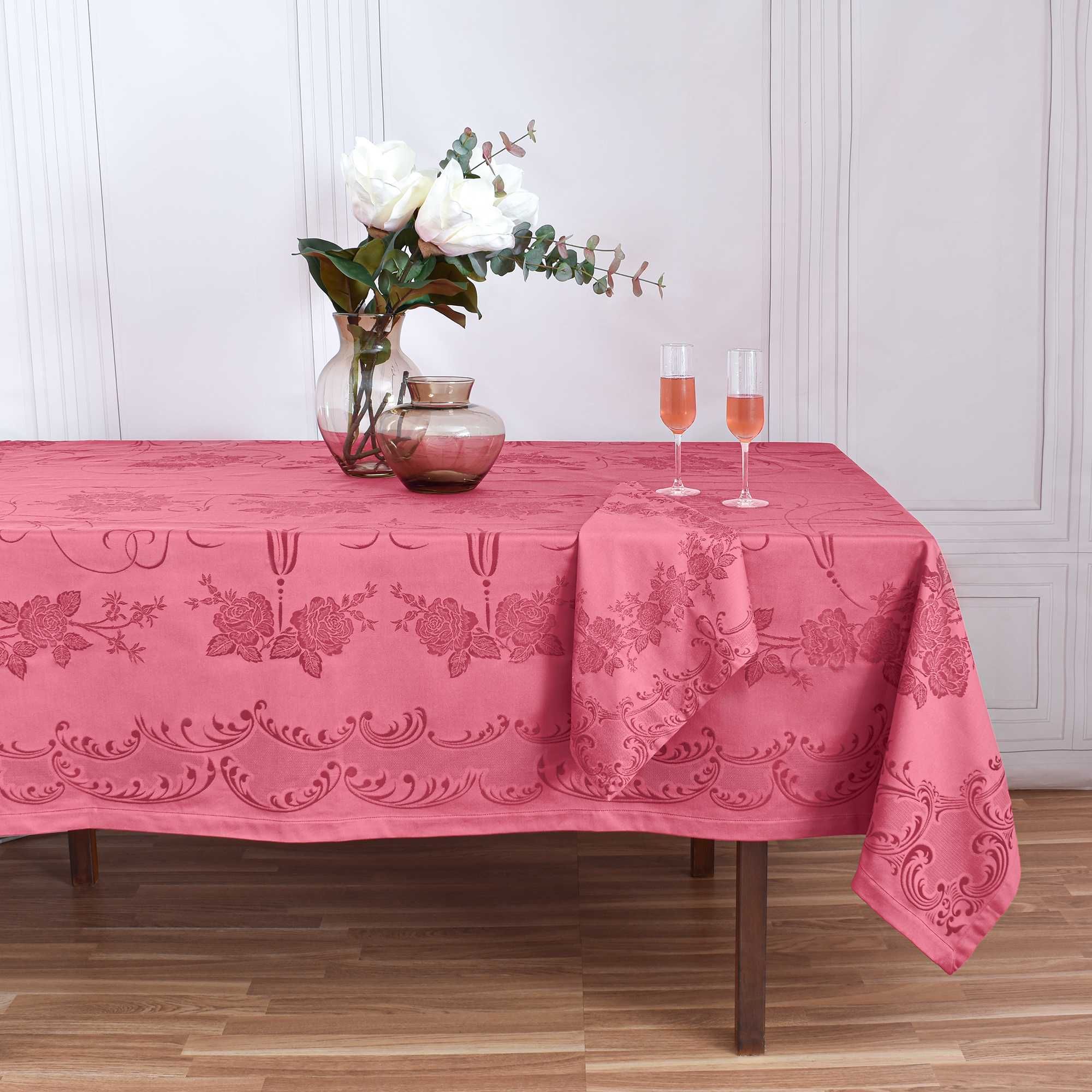 Retangular 250,  toalha de mesa em bordeus com rosas. Jacquard