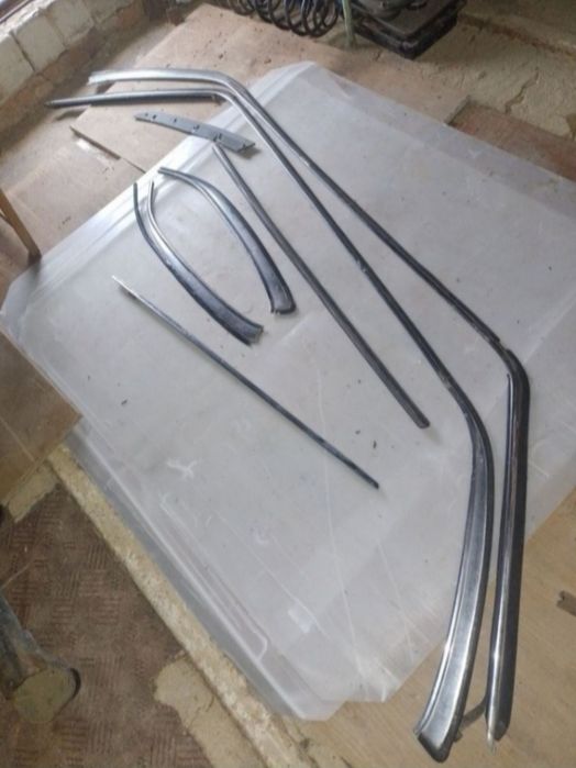 Мерседес 123 Кузовні деталі