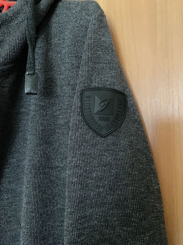 Кофта с капюшоном