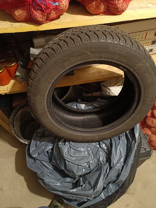 Opony zimow2 r. 16 (215/55) jak nowe! 190zl za sztukę (750zl komplet)