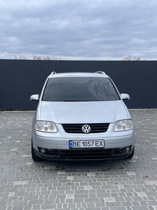 Volkswagen touran