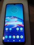 Смартфон Motorola moto память 4/64,андроид 9,акб держит хорошо