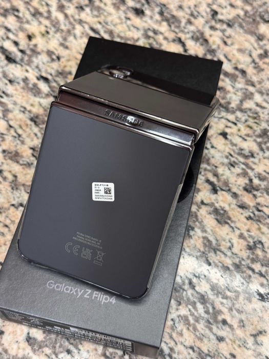 Samsung Galaxy Z Flip4