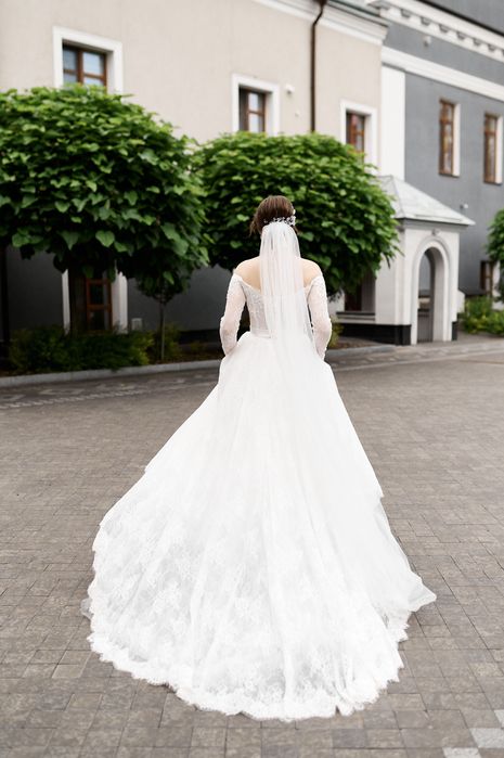 Продам неймовірну весільну сукню. Після хімчистки в ідеальному стані