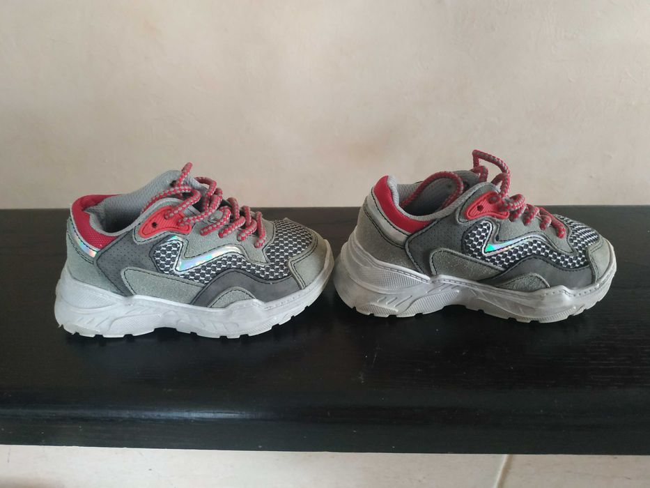 Продам дитяче взуття, 26 розмір