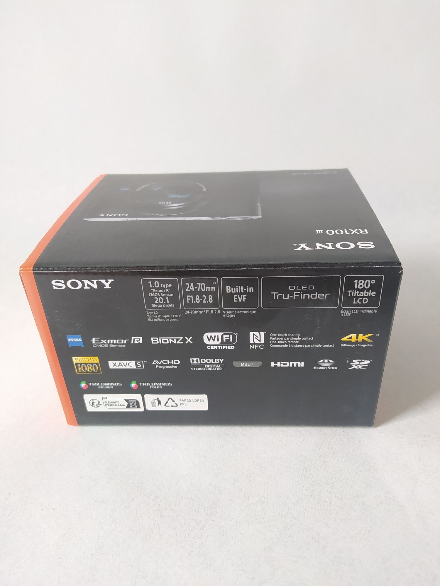 Фотоапарат Sony DSC-RX100 III