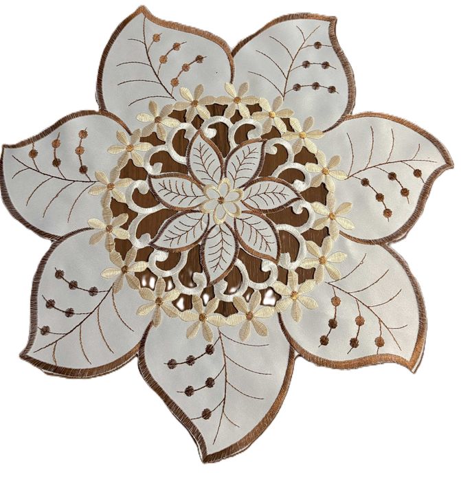 Serwetka haftowana kremowa 40 cm
