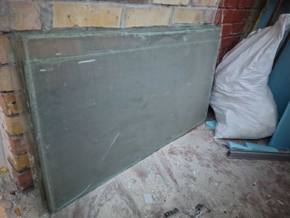 Стекло оконное б/у разных размеров