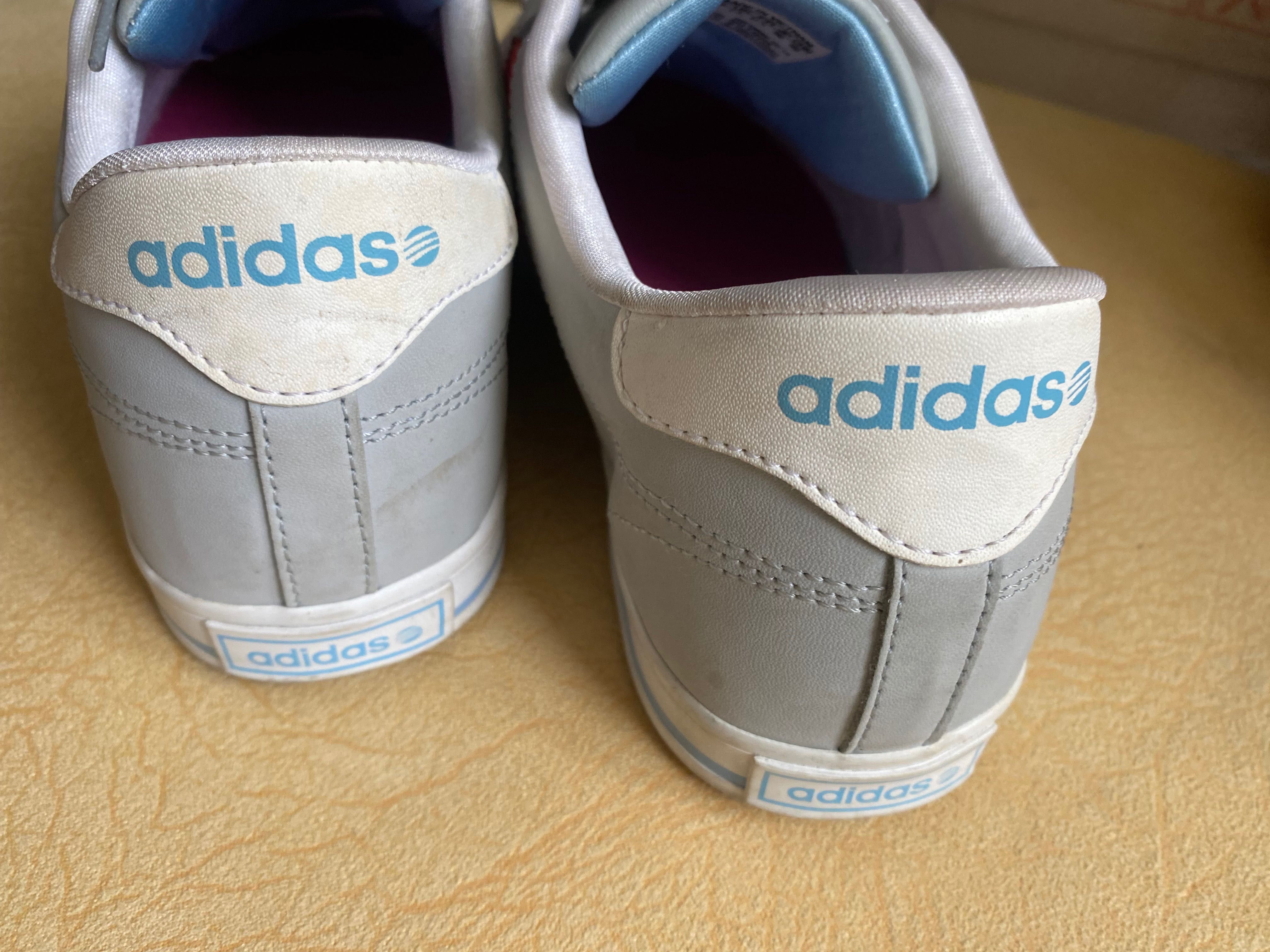 Кроси Adidas сірі