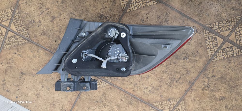 Lampa  tylna lewa Honda City 2008 rok zewnętrzna