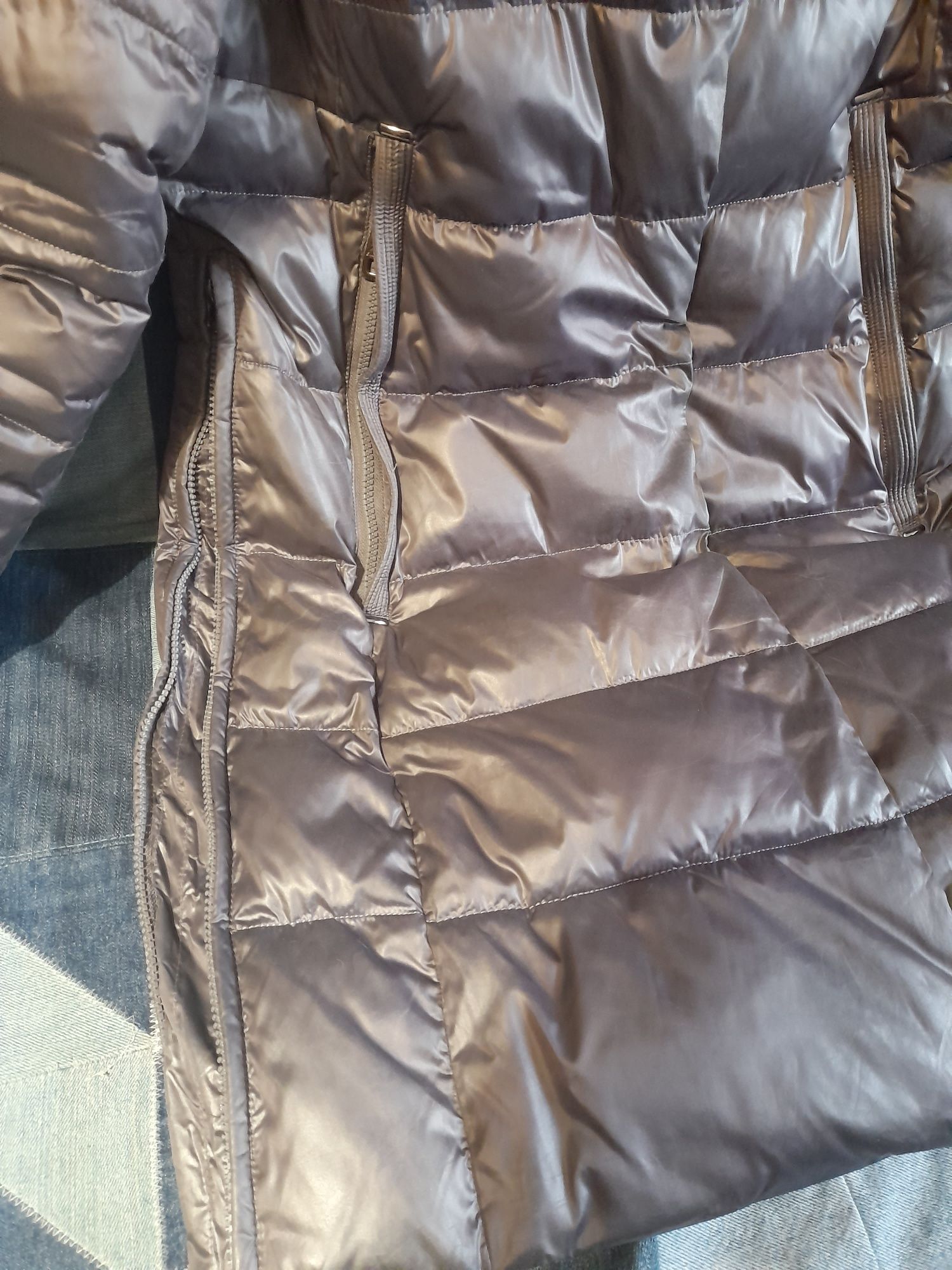 Зимова куртка-пуховик сіра жіноча (капюшон з натуральним хутром)
