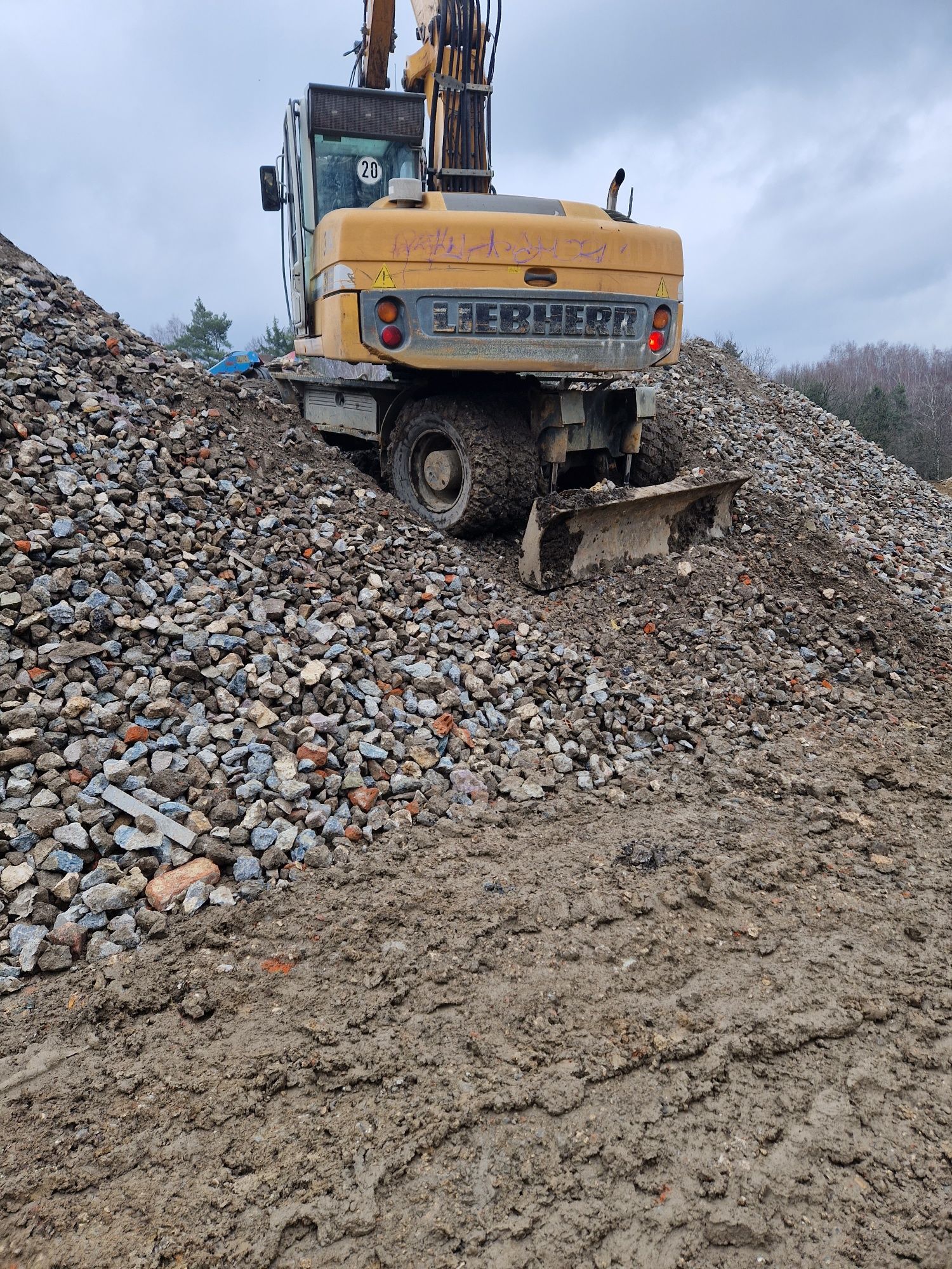 Beton kruszony kruszonka kruszywo betonowe gruz przekrusz Kraków