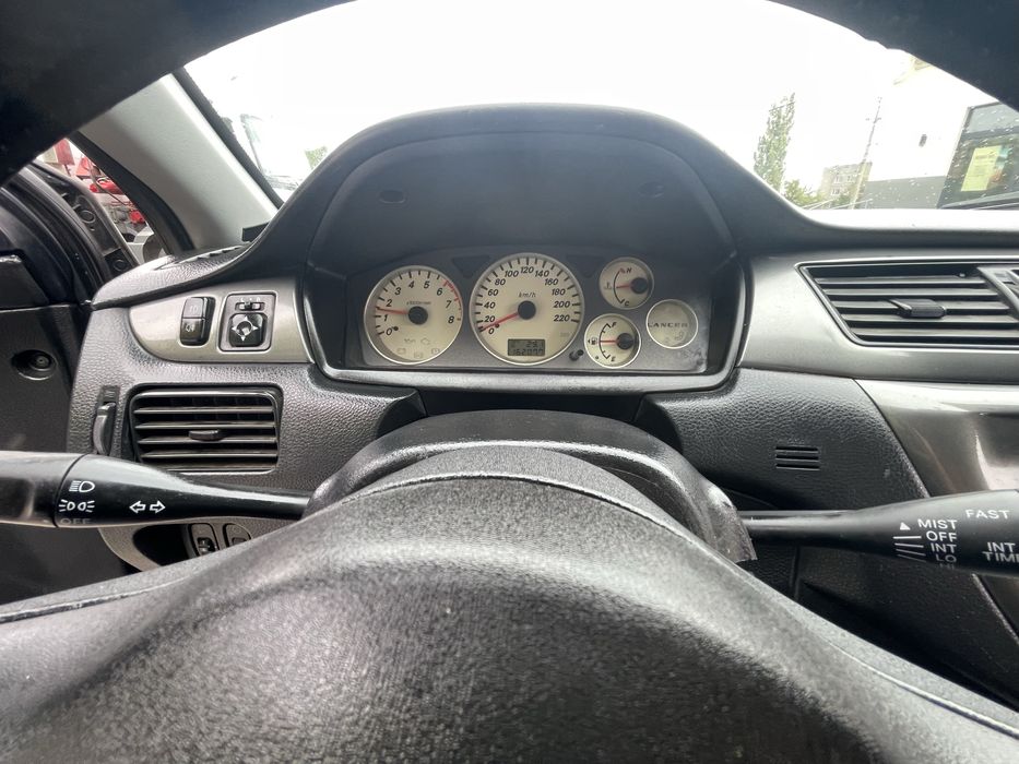 Mitsubishi Lancer 1.6 газ клімат