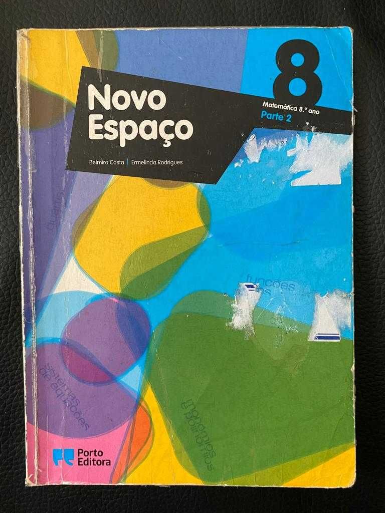 Manuais escolares e cadernos de atividades do 8° ano