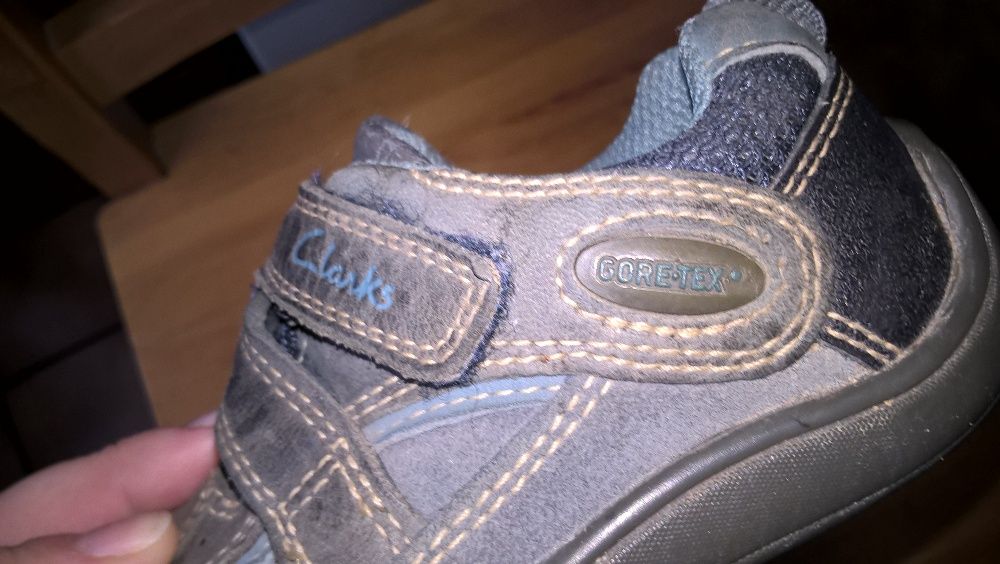 Pierwsze skórzane buciki Clarks Gore-Tex r.21-22