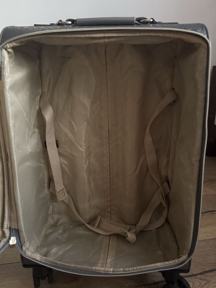 Walizka guess cabin bag