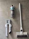 Samsung Jet 70 z akcesoriami.