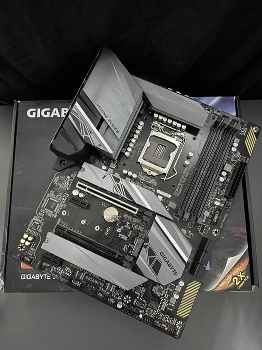 Komponenty gamingowe / RX 570 /i3-10100F/Z590/MONITOR/ZASILACZ/OBUOWA