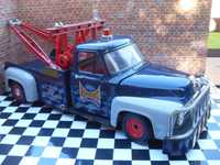 Ford F-100 Tow Truck 53r  Laweta 1:18