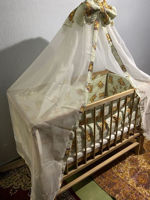 Продам детскую кроватку 0+