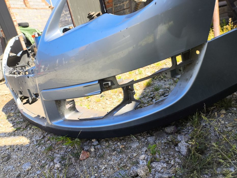 Zderzak przeni lb5m passat B6 VW volkswagen przód kombi sedan