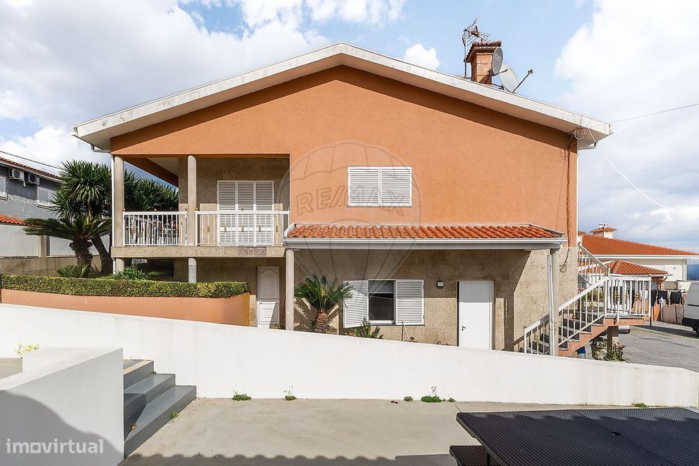 Moradia T4 para venda