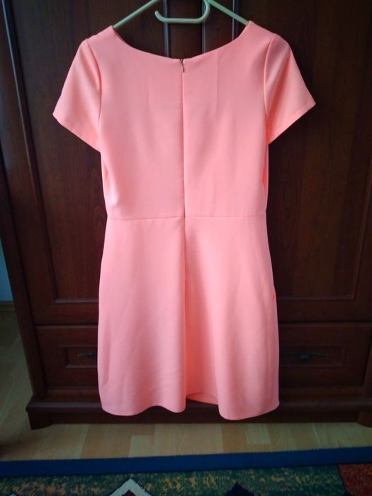 Sukienka na chrzciny pastelowy róż łosiosowa podkreśla opalenizne L 40