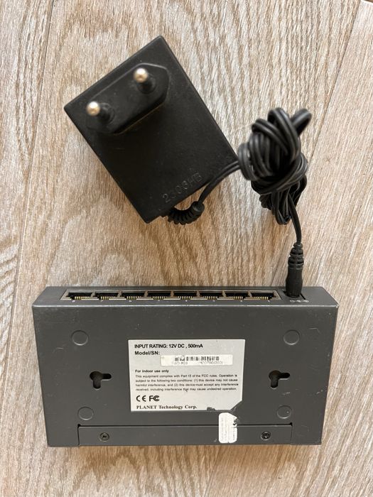 коммутатор Planet FSD 803. Б