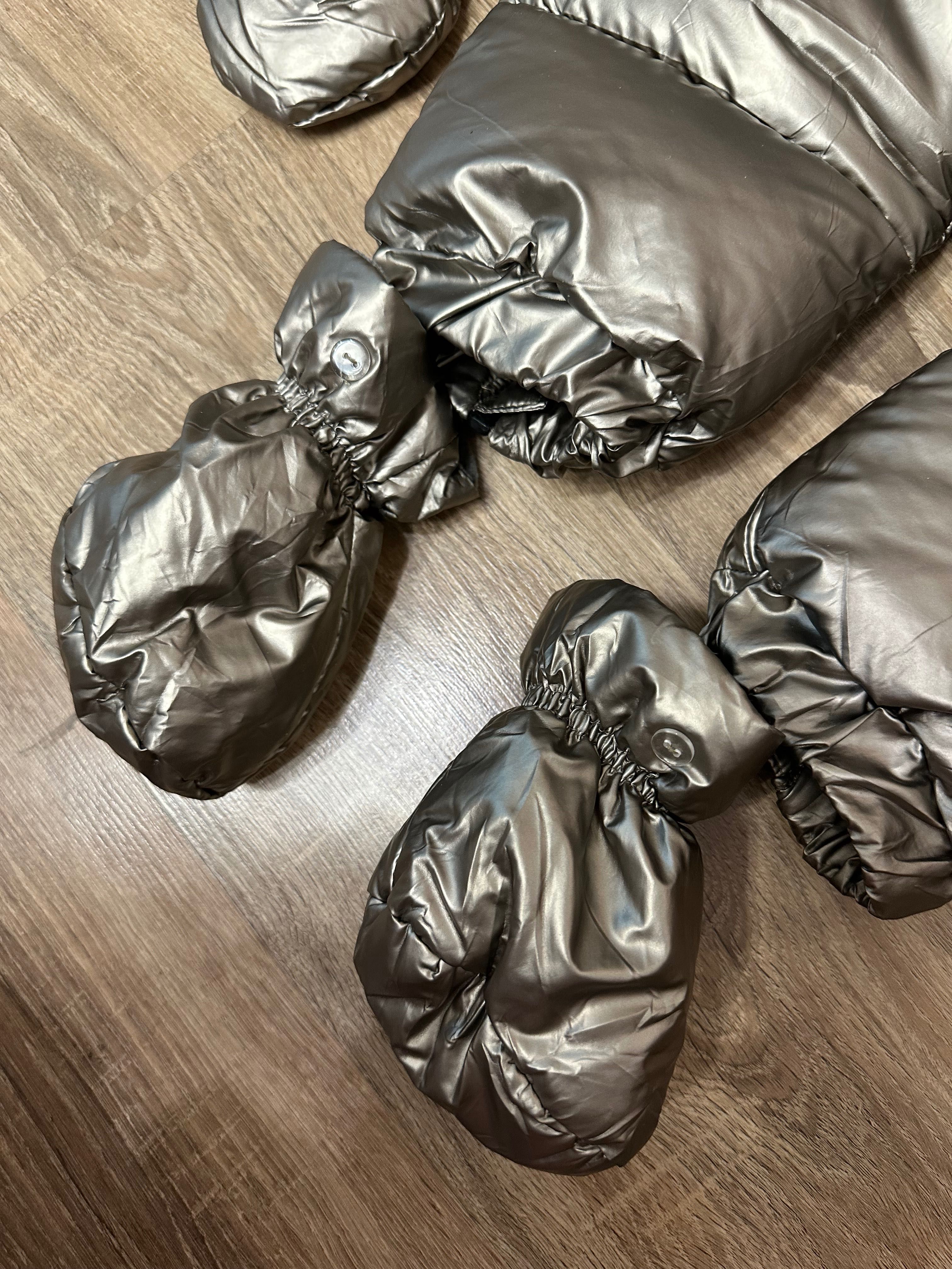 Продам дитячий зимовий комбінезон Moncler