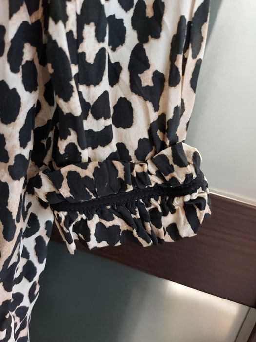 Sukienka w panterkę