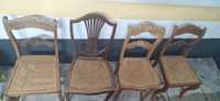 3 cadeiras de madeira clássicas
