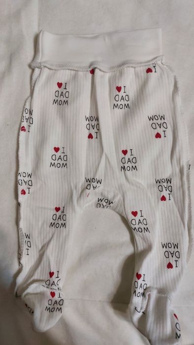 Боді і повзунки, чоловічки шапки. Дитячий одяг 6шт