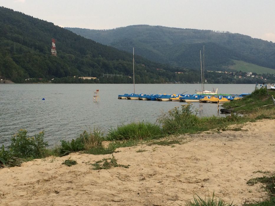 Domek w górach nad jeziorem. Beskidy wolne terminy